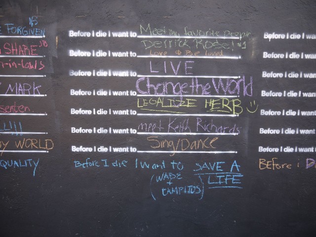 Before I Die Comes to Chicago street art installation Chicago 